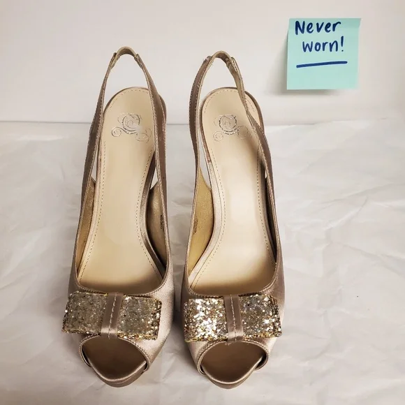 NEW Disney Glass Slipper Collection 8.5 Champagne Romance Gold sequins bow heels - Picture 2 of 13